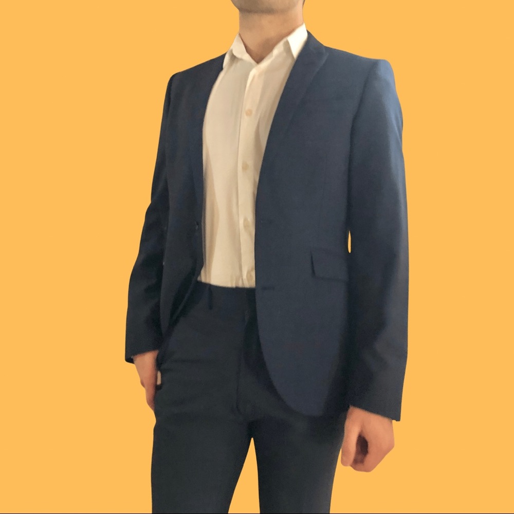Navy blue men’s suit